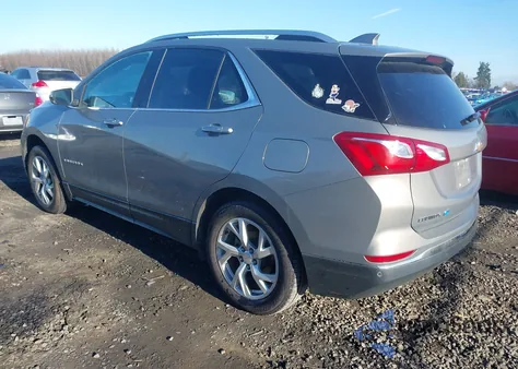 2018 Chevrolet Equinox Premier z USA, uszkodzony, nr VIN 3GNAXXEU1JS601942